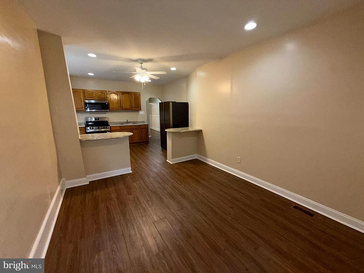 Building Photo - 5437 Christian St #1