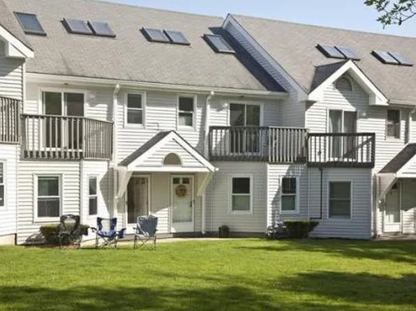 15 Elm Ave, Hull, MA 02045