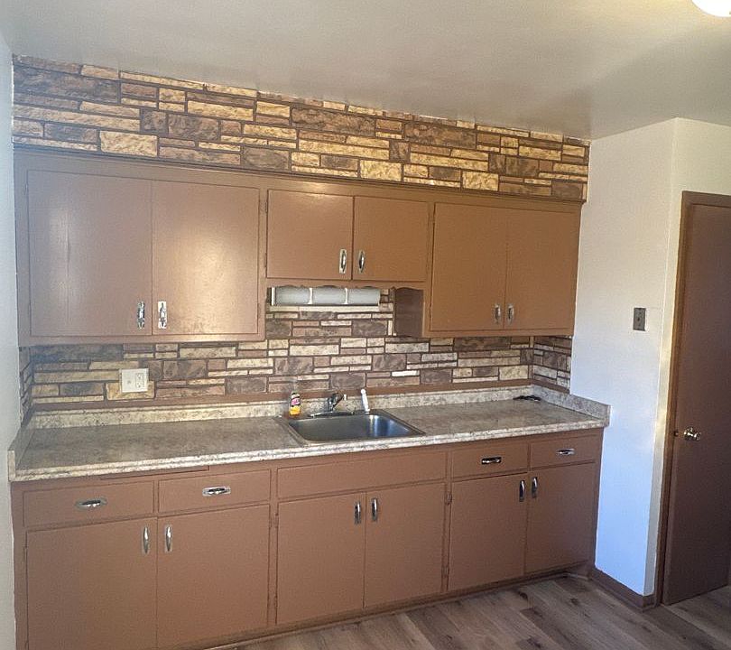 1st image of 2327 W Howard Ave #1