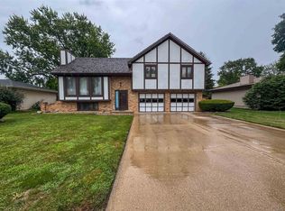 408 Broadmoor Dr, South Sioux City, NE 68776