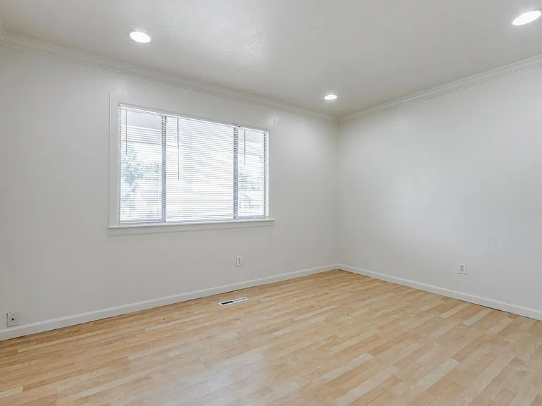 1312 Ash Dr — Photo 13