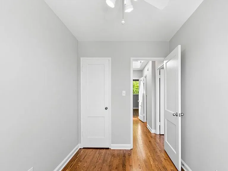 307 19th St NE — Photo 13