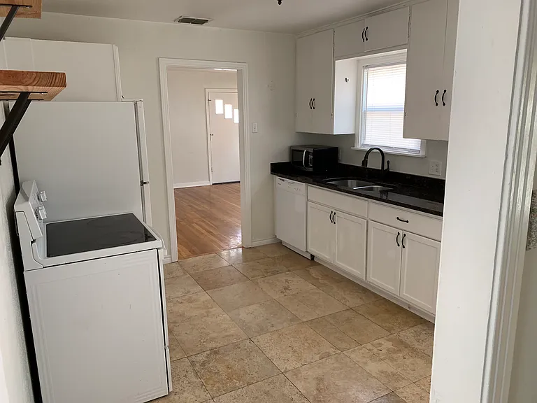 3806 E Washburn Ave — Photo 6