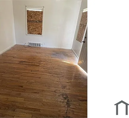 3 bed, 990 sqft, $1,200 — Photo 2