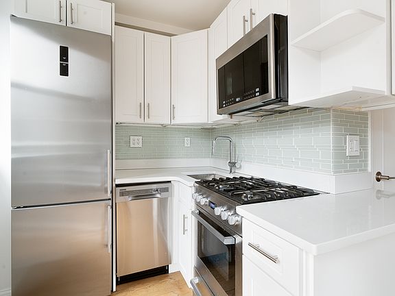 3rd image of 433 W 34th St APT 10H