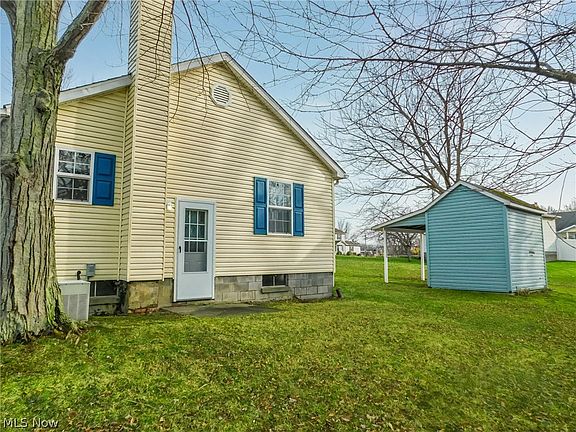 3rd image of 5089 Geneva Dr
