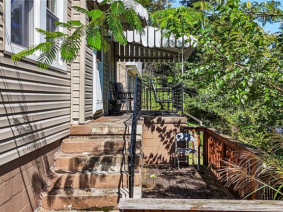 3rd image of 1711 Leister St