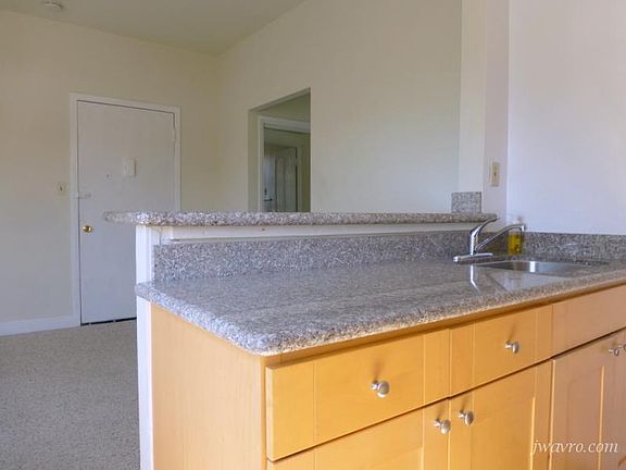 4th image of 1140 Pine St #22