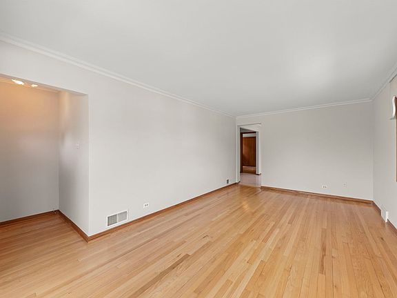 3rd image of 4556 N Newcastle Ave