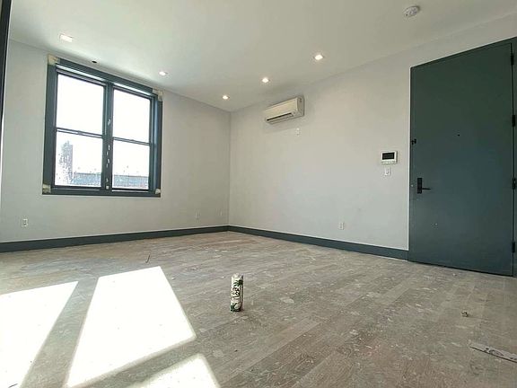 5th image of 376 Bedford Ave Ste A