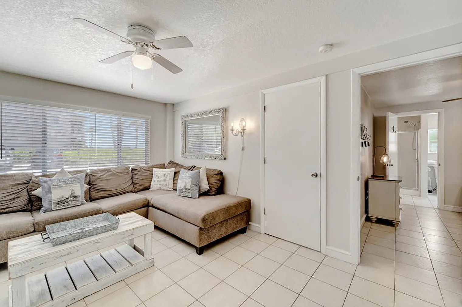 2 bed, 2.0 bath, $3,323 — Photo 4