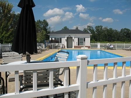 3rd image of 708 Sonie Dr