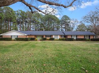 2202 Mitzie Ln, Palestine, TX 75803