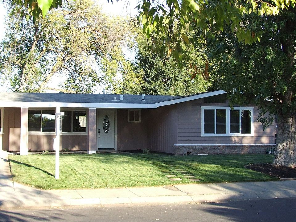Front of 3406 Moretti