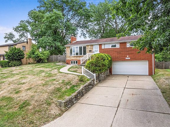 2nd image of 2767 W Munroe St
