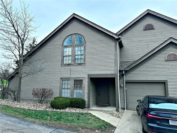 6465 Saint Andrews Dr Unit 1, Canfield, OH 44406