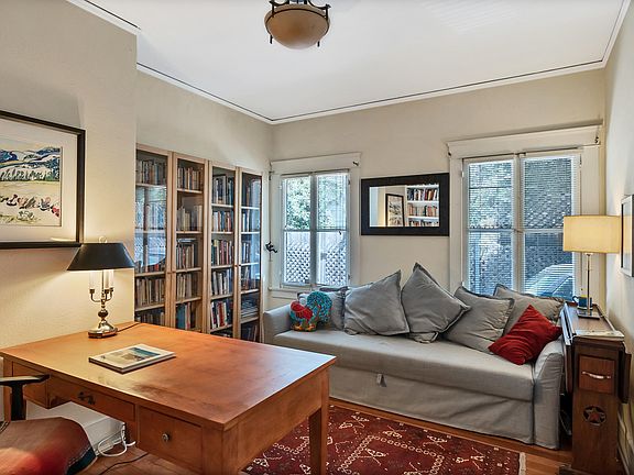 4th image of 868 N Mentor Ave