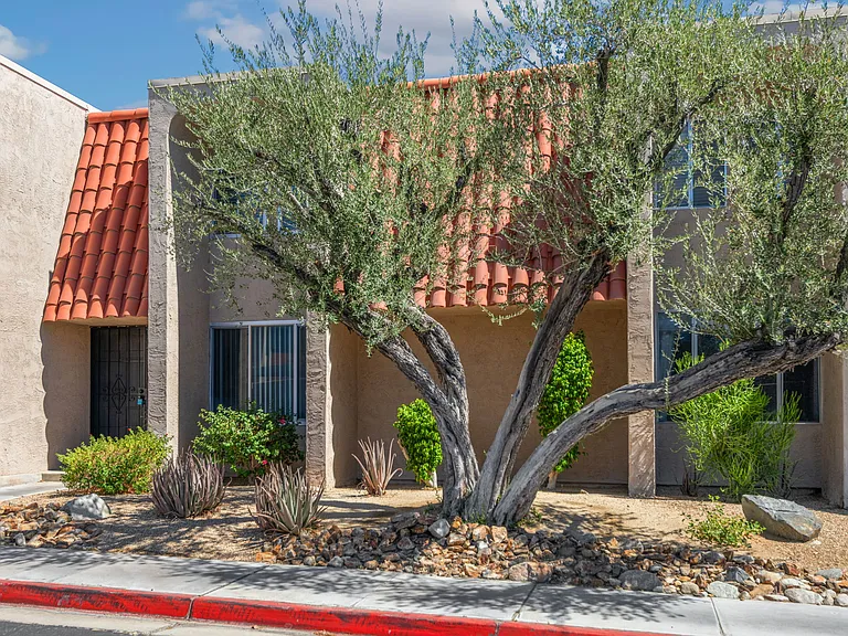2298 N Indian Canyon Dr #E — Photo 49