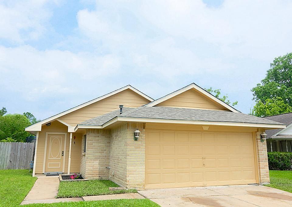 1st image of 13918 Bay Gardens Dr
