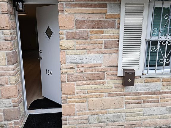 2nd image of 434 35th Ave