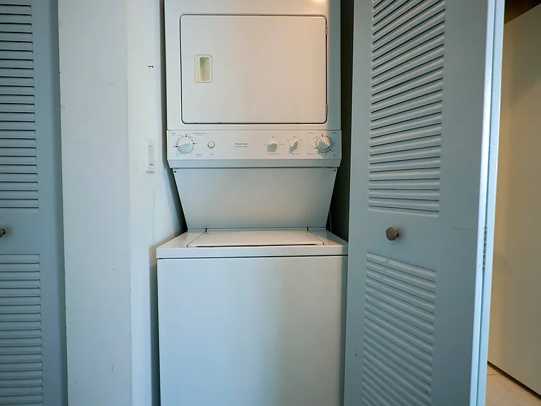 206 NE 2nd St #1213 — Photo 2