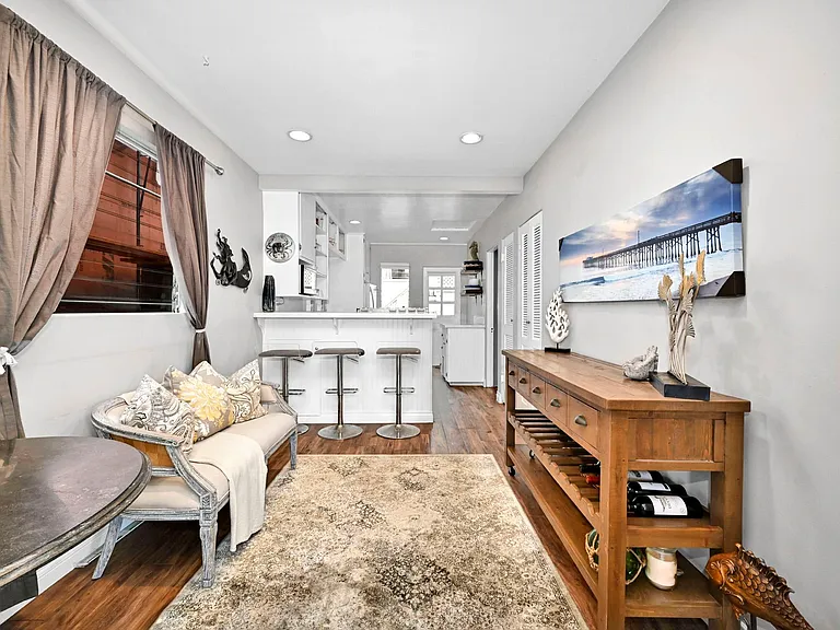 1405 W Bay Ave — Photo 13