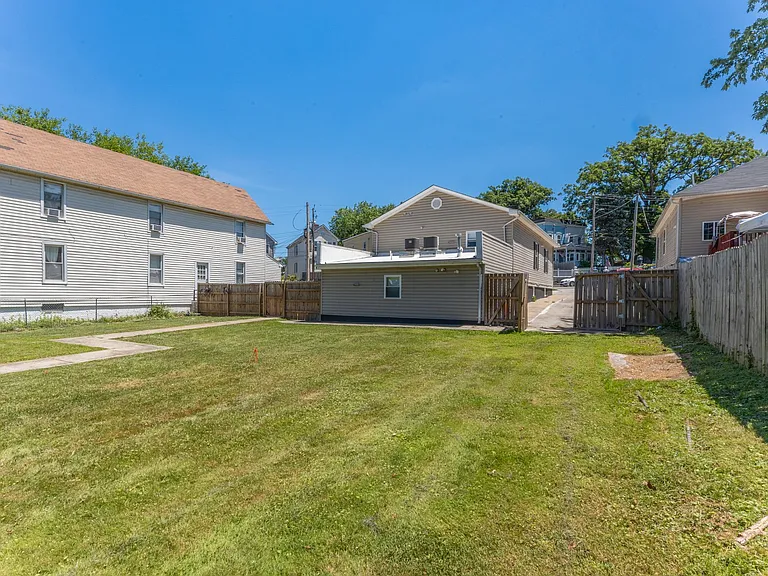 1706 Harman Ave — Photo 15