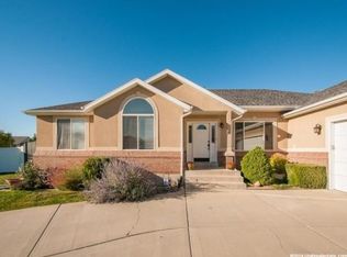 235 E Day Meadow Dr, Draper, UT 84020