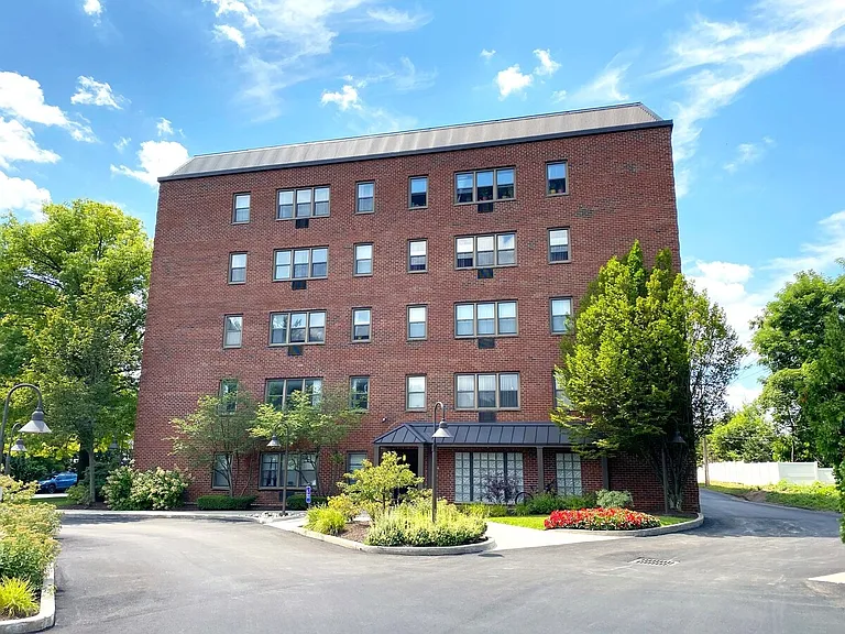 Towne Towers — Photo 7