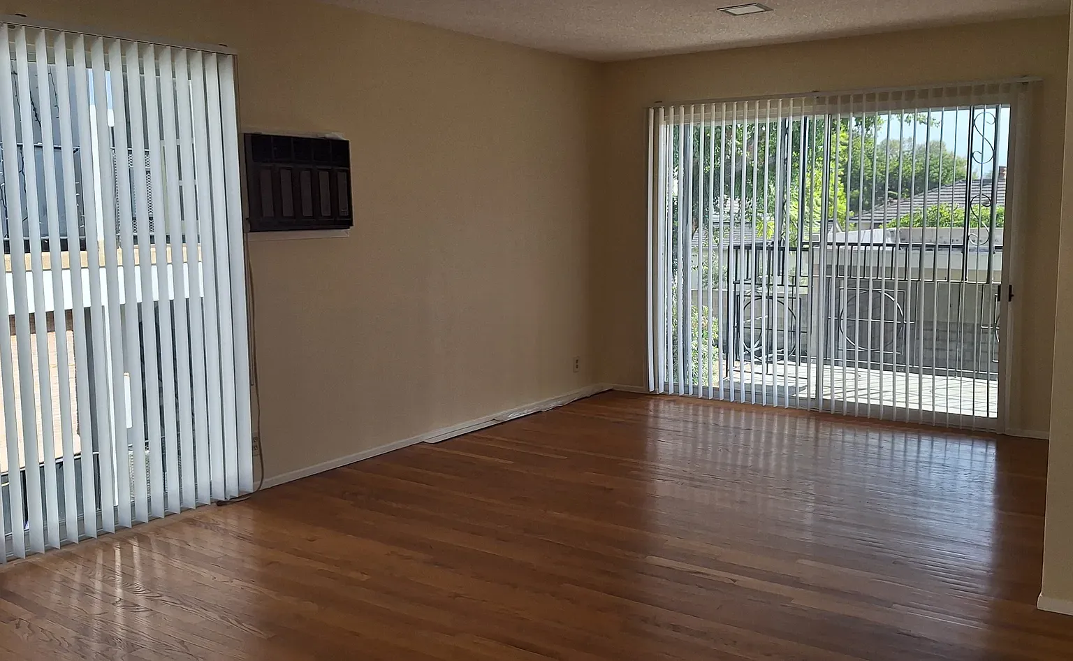 2 bed, 1000 sqft, $2,295 — Photo 1