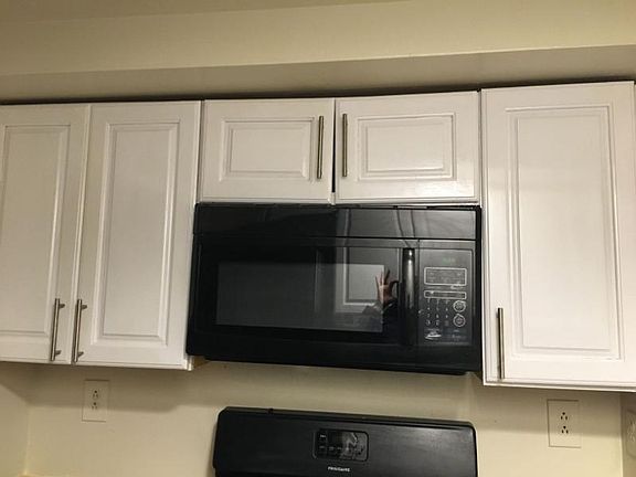 2nd image of 10 Osborne Ter APT 1H