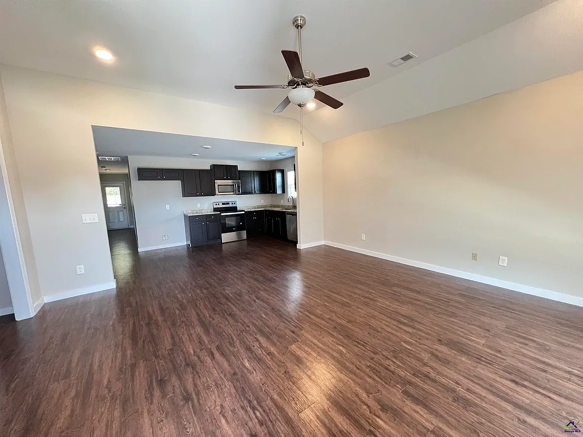 Building Photo - 126 Jaybee Dr