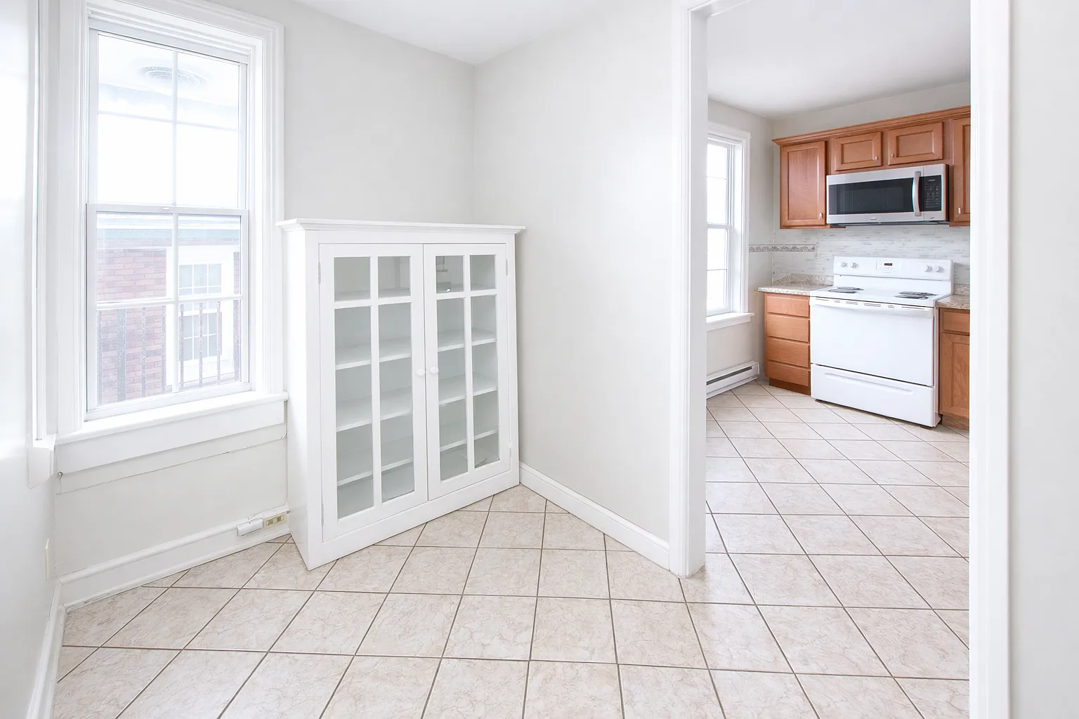 Kamin Apartments — Photo 3