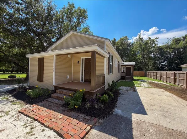 565 S 6th St, Ponchatoula, LA 70454