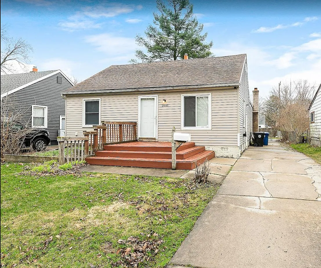 5 bed, 1560 sqft, $1,995 — Photo 1