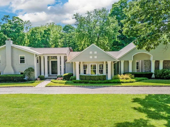 5 Quaker Ridge Drive, Brookville, NY 11545