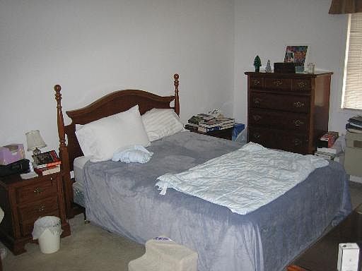 5th image of 960 N Lakeside Dr APT 2C