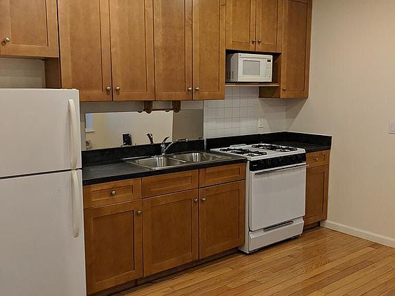 5th image of 247 Wadsworth Ave APT 1D