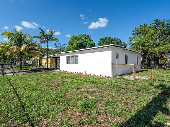 3rd image of 832 NW 17th Avenue