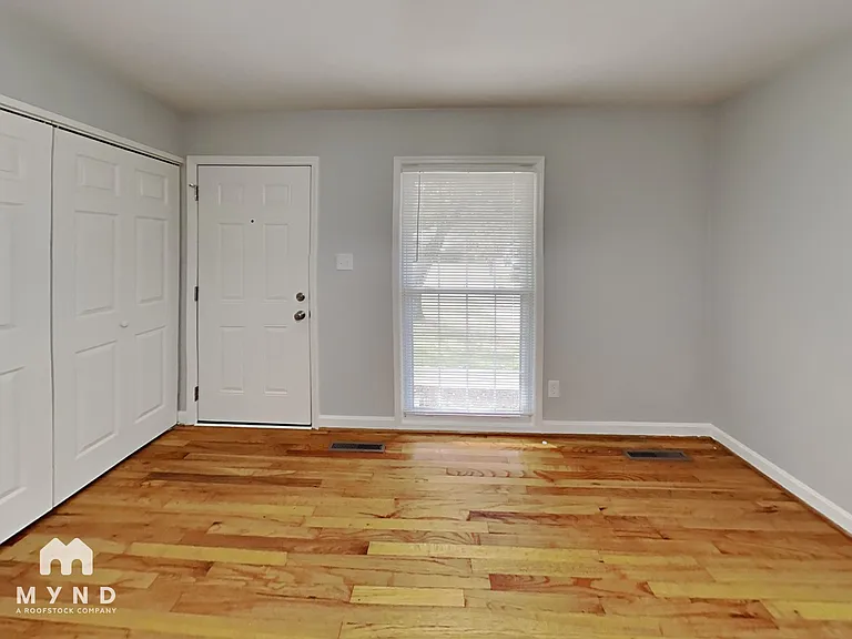 528 Efird St — Photo 8