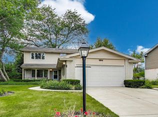 1904 Birch Rd, Northbrook, IL 60062