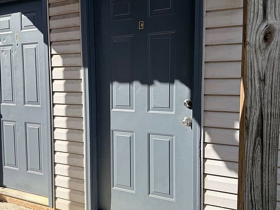 2nd image of 1111 Anderson St #C