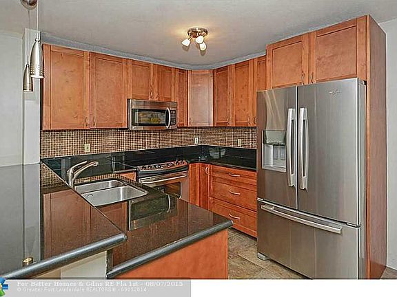 5th image of 1208 NW 107th Ter