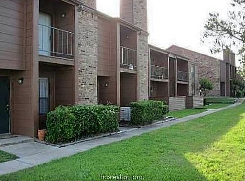 1st image of 904 University Dr #77