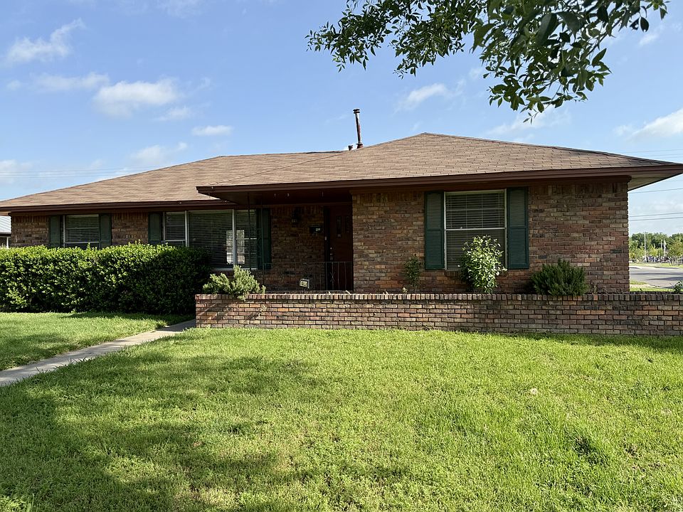 1st image of 1402 Linden Dr