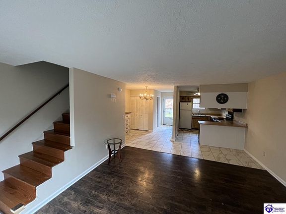 3rd image of 154B Mockingbird Dr #B
