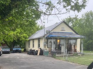 852 S Austin Springs Rd, Johnson City, TN 37601