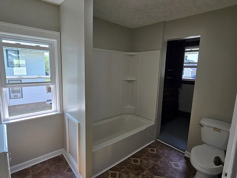 233 Maple St #2 — Photo 7