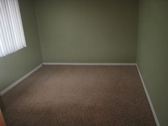 5th image of 4035 48th St APT 12