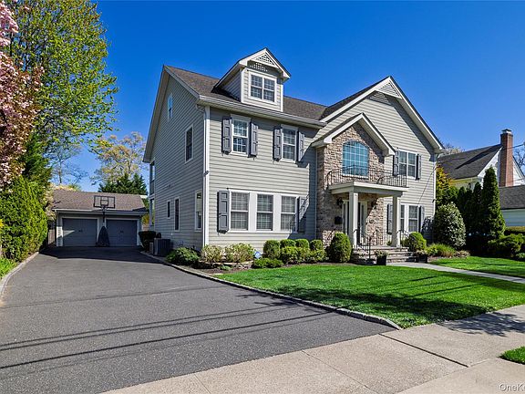 2nd image of 121 Harvard Avenue
